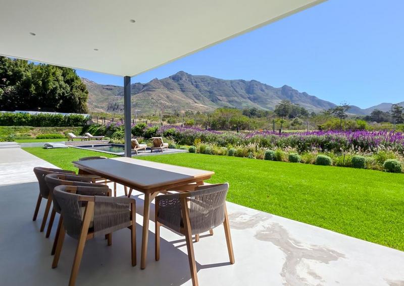 4 Bedroom Property for Sale in Zwaanswyk Western Cape